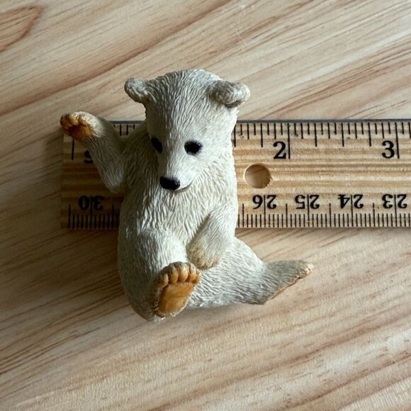 Vtg Sherratt Simpson Adorable Polar Bear Figurine Playing On Back  Resin 2.5" - Picture 8 of 9